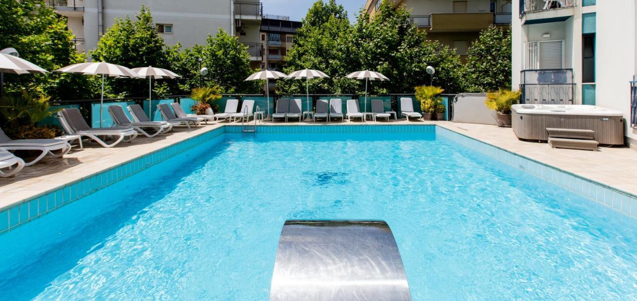 Hotel Verona Cesenatico Dış mekan fotoğraf