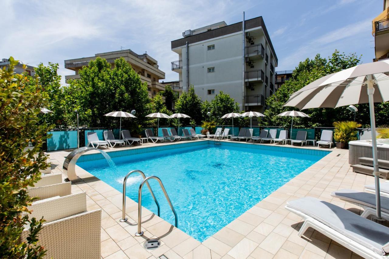 Hotel Verona Cesenatico Dış mekan fotoğraf