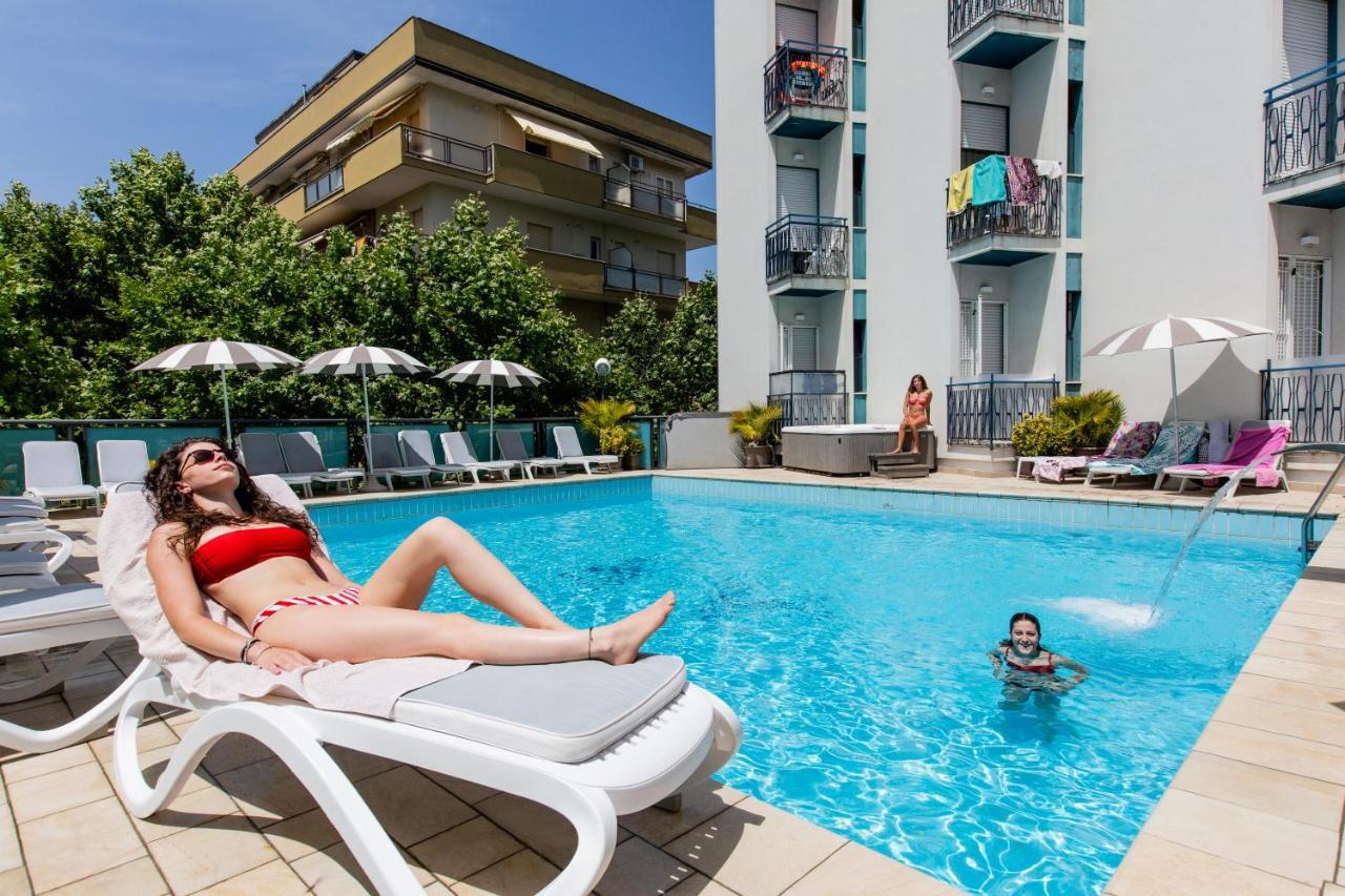 Hotel Verona Cesenatico Dış mekan fotoğraf