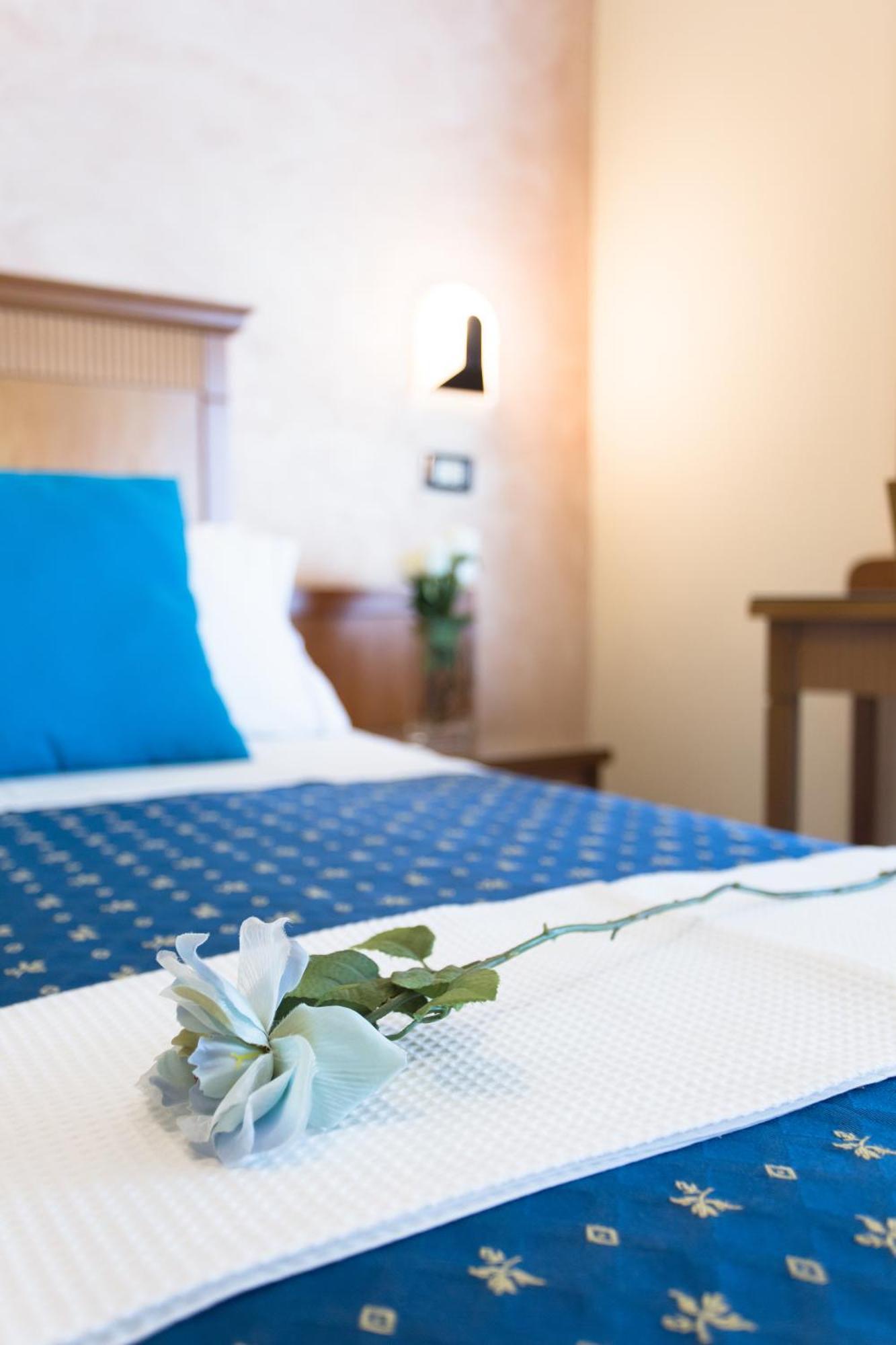 Hotel Verona Cesenatico Oda fotoğraf